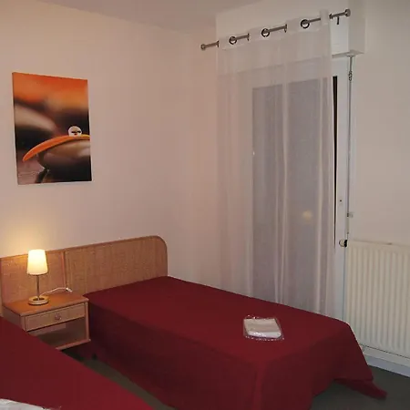 Nice In With Balcony Rochefort (Charente-Maritime)